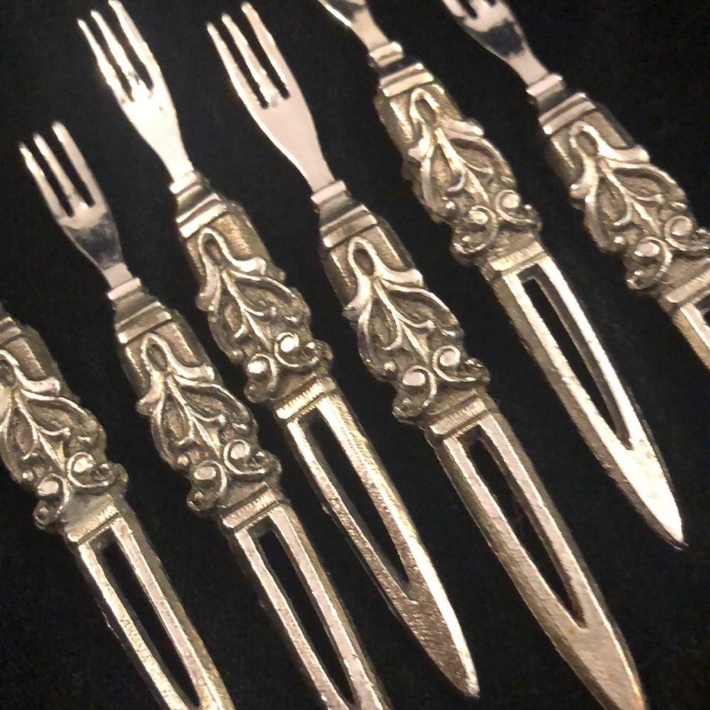 SOLD-SOLD!——Vintage  6 Piece Tiny Cocktail Olive Forks—-
SOLD-SOLD-SOLD - Picture 2 of 4